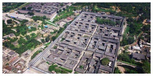 耿彦波：现实版“李达康”，走哪拆哪，离任时市民跪地挽留