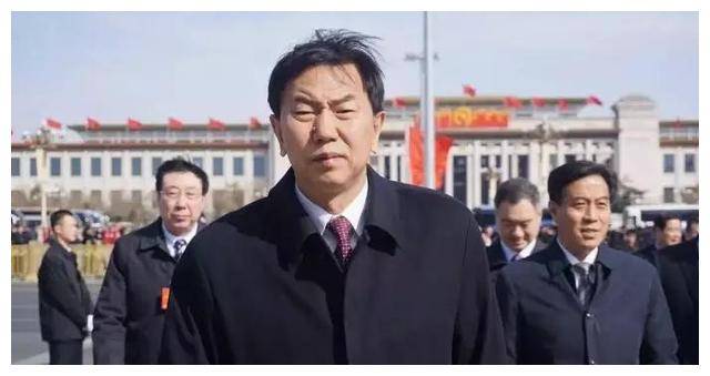 耿彦波：现实版“李达康”，走哪拆哪，离任时市民跪地挽留