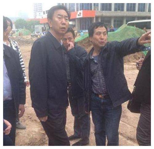耿彦波：现实版“李达康”，走哪拆哪，离任时市民跪地挽留