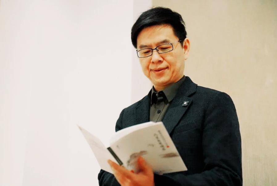 康震写诗已“翻车”，郦波即兴创作一首七绝，水平如何