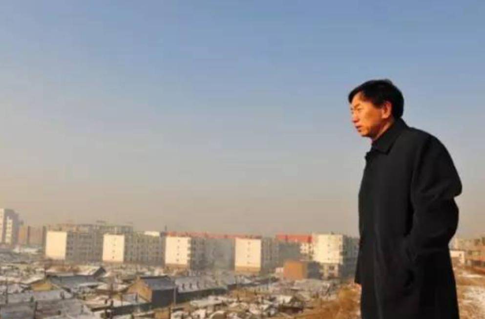 耿彦波：现实版“李达康”，多次在工地晕倒，离任时市民跪地挽留