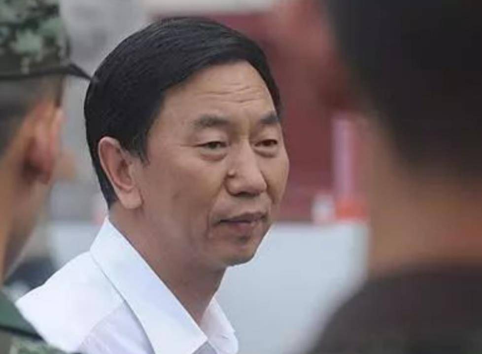 耿彦波：现实版“李达康”，多次在工地晕倒，离任时市民跪地挽留