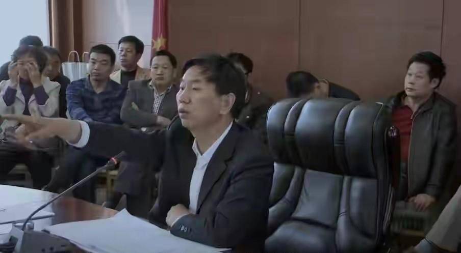 耿彦波：现实版“李达康”，不怕得罪人，调任时群众众筹为他买鞋