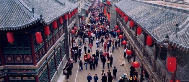 耿彦波：现实版“李达康”，不怕得罪人，调任时群众众筹为他买鞋
