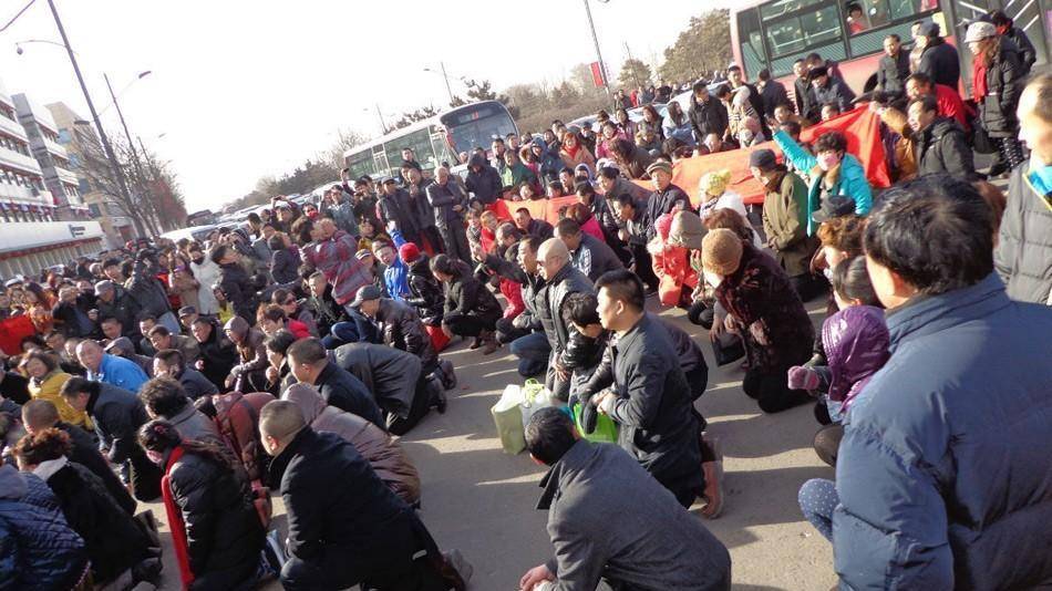 耿彦波：现实版“李达康”，不怕得罪人，调任时群众众筹为他买鞋