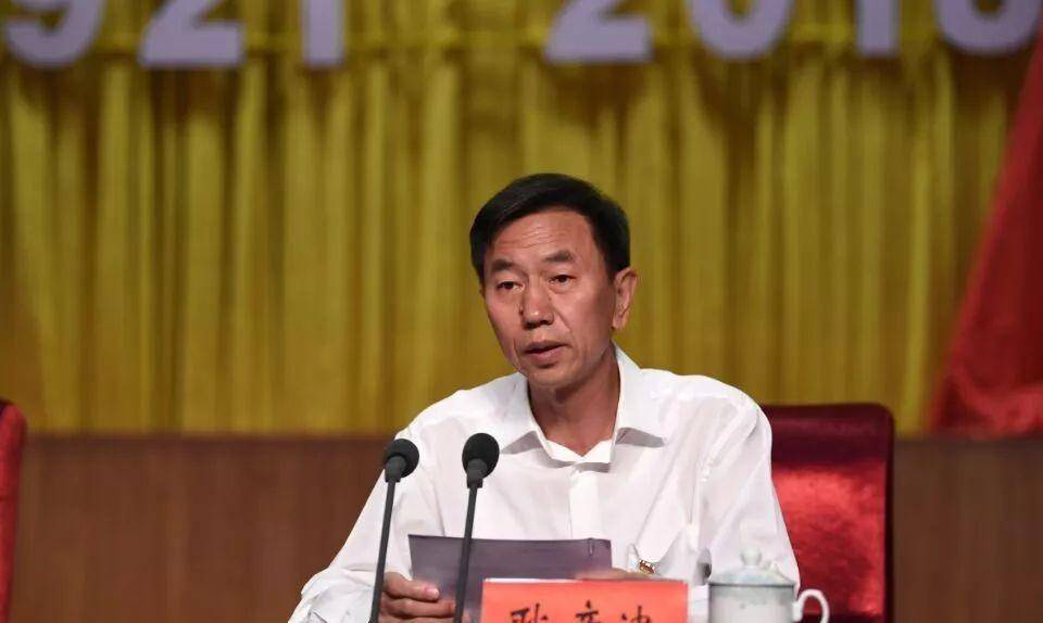 耿彦波：现实版“李达康”，不怕得罪人，调任时群众众筹为他买鞋