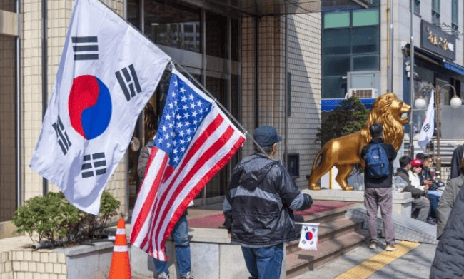中韩关系生变？李在明民调下降，金文洙趁机合围，局势急转直下