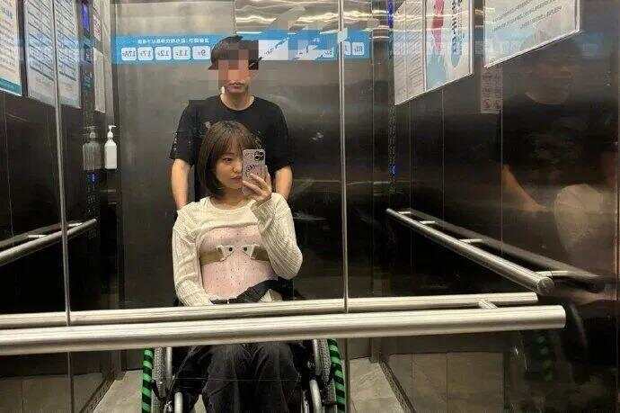男子驾车出车祸致女友截瘫！ 女方称男友全家失联